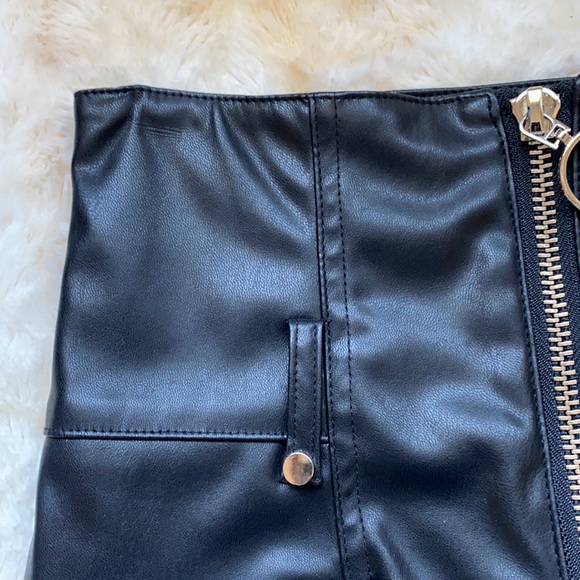 High Waisted Faux Leather Zip Up Skirt Size Small - Picture 13 of 17